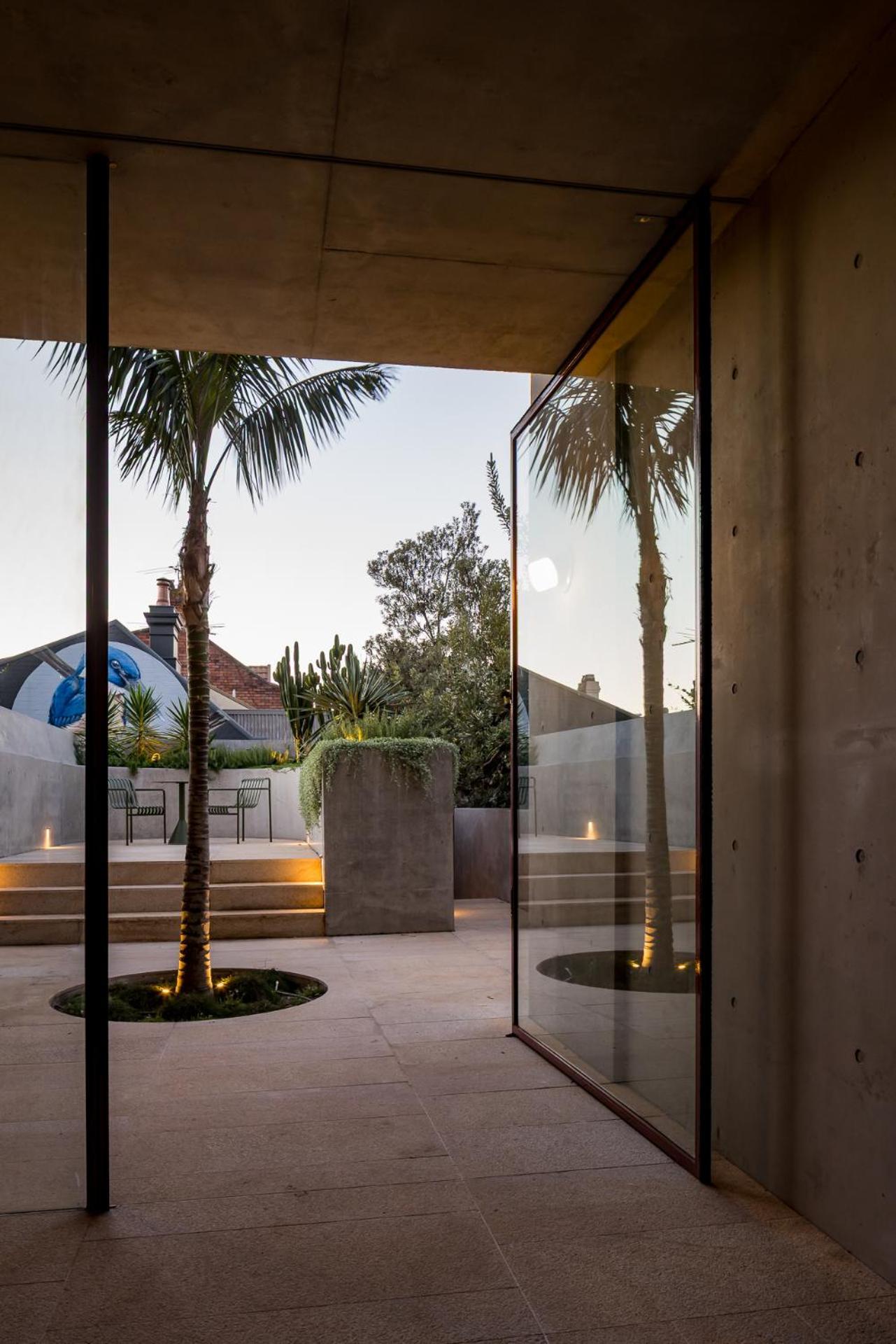 Camperdown- Luxury Architectural Escape Apartment *